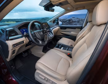 Интерьер 2018–20 Honda Odyssey [North America] '2017–20