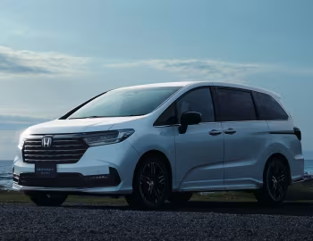 Honda Odyssey e:HEV Absolute EX "Black Edition" [Japan] '2023–н.ч.