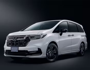 Honda Odyssey e:HEV Absolute EX "Black Edition" [Japan] '2023–pr.