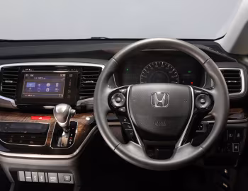 Передня панель Honda Odyssey VTi [Australia] '2017–21