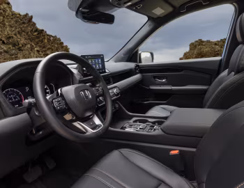 Interior 2023–25 Honda Pilot TrailSport '12.2022–25