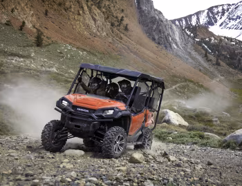 Honda Pioneer 1000 Deluxe '2015–pr.