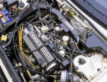 Sob o capô Honda Prelude XC [Japan] '11.1982–03.1987