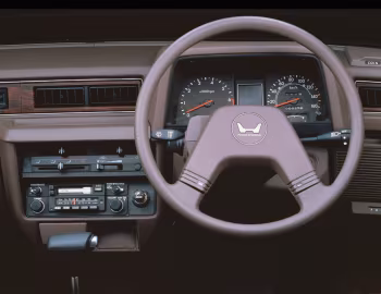 Передня панель Honda Quint '1980–85