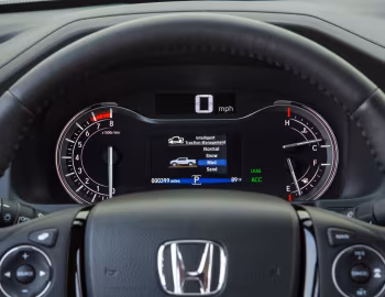 Dashboard 2017–20 Honda Ridgeline [North America] '2016–20