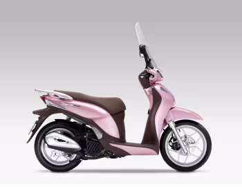 Honda SH Mode 125 with Honda Genuine Accessories '2013–16