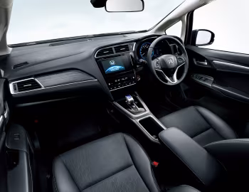 Interior Honda Shuttle Hybrid '05.2015–05.2019