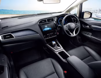 Interior Honda Shuttle Hybrid '05.2015–05.2019