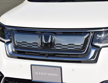 Honda Step WGN Spada Accessorized '2022–pr.