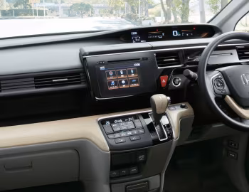 Interior Honda StepWGN '04.2015–08.2017