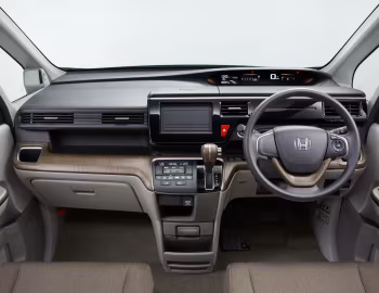 Передня панель Honda StepWGN '04.2015–08.2017