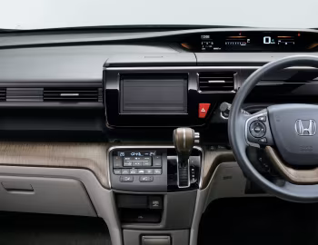 Передня панель Honda StepWGN '09.2017–22