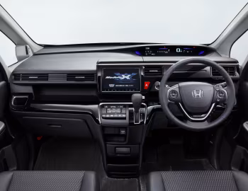 Передня панель Honda StepWGN Modulo X '10.2016–09.2017
