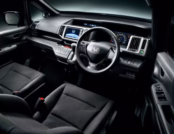 Interior Honda StepWGN Spada (RK1) '10.2009–04.2012