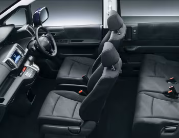 Interior Honda StepWGN Spada (RK1) '10.2009–04.2012