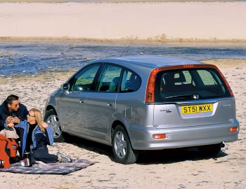 Honda Stream [UK-spec] (RN1) '2000–03