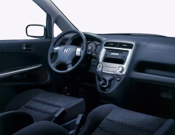 Передня панель Honda Stream [Worldwide] (RN1) '2004–06
