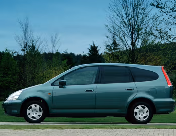 Honda Stream [Japan] (RN1) '10.2000–08.2003