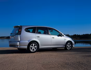 Honda Stream [Worldwide] (RN1) '2004–06