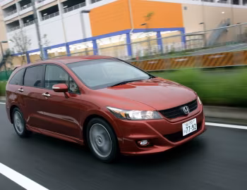 Honda Stream RST (RN6) '06.2009–06.2014