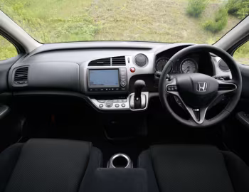 Передня панель Honda Stream RSZ (RN6) '07.2006–06.2009