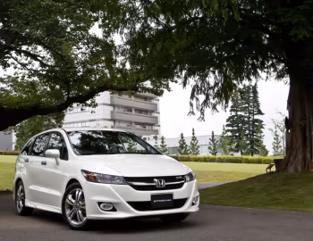 Honda Stream RSZ (RN6) '06.2009–06.2014