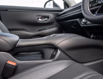Interior Honda ZR-V e:HEV Sport [UK-spec] '2023–pr.