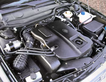Під капотом Hongqi Mingsh CA7180A4E '2005–08