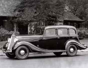 1934 Hudson Challenger Sedan (Series LTS)