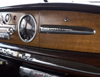 Интерьер 1949 Hudson Commodore Six Sedan