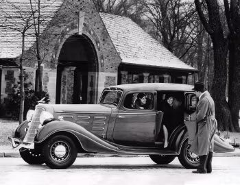 1934 Hudson DeLuxe Eight Sedan (Series LLU)