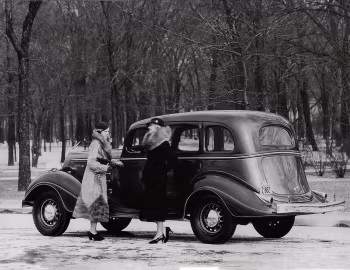 1934 Hudson DeLuxe Eight Sedan (Series LLU)