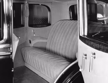 Интерьер 1933 Hudson Super Six Sedan (Series E)