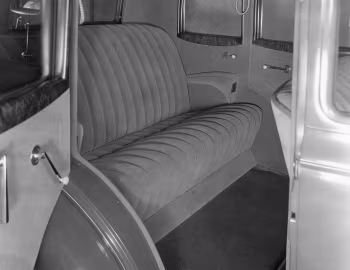 Интерьер 1933 Hudson Super Six Sedan (Series E)