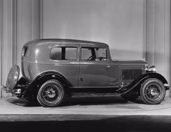 1933 Hudson Super Six 2-door Coach (Series E)