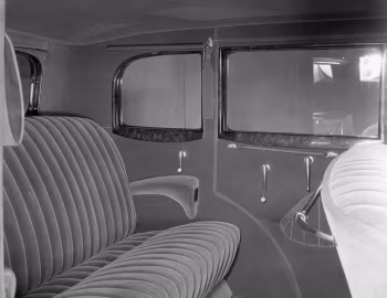 Интерьер 1933 Hudson Pacemaker Standard Eight Sedan (Series T)
