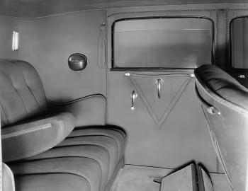 Интерьер 1933 Hudson Pacemaker Major Eight Club Sedan (Series L)