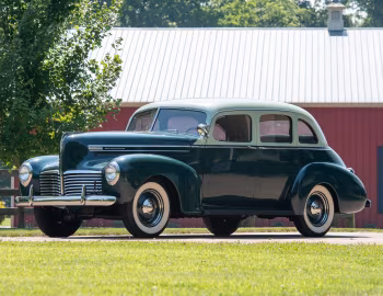 1941 Hudson Six De Luxe Touring Sedan (10P)