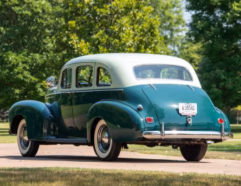 1941 Hudson Six De Luxe Touring Sedan (10P)