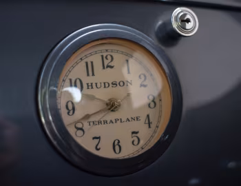 Интерьер 1938 Hudson Terraplane Pickup
