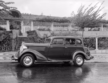 1934 Hupmobile 417-W Sedan