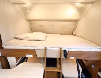 Interior 2017–18 Hymermobil B-DL 588 '2016–18