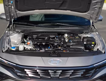 Sous la capuche 2024–pr. Hyundai Elantra Limited [North America] (CN7) '2023–pr.