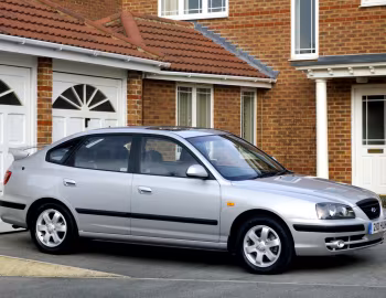 Hyundai Elantra Hatchback [UK-spec] (XD) '2004–06