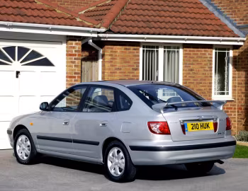 Hyundai Elantra Hatchback [UK-spec] (XD) '2004–06