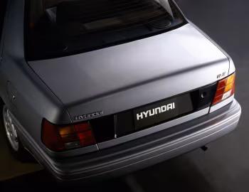 Hyundai Excel GLS Sedan [South Korea] (X2) '1989–91