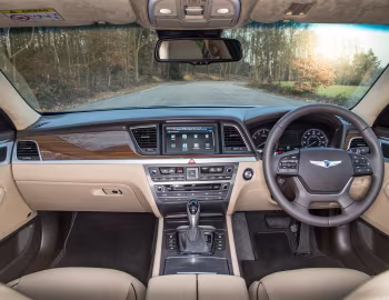 Торпедо Hyundai Genesis [UK-spec] (DH) '2015–16