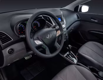 Интерьер Hyundai HB20X '2013–15
