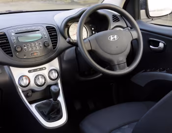 Передня панель Hyundai i10 [UK-spec] '2007–10