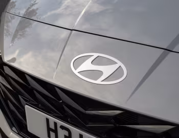 Logo Hyundai i20 [UK-spec] (BC3) '2023–pr.